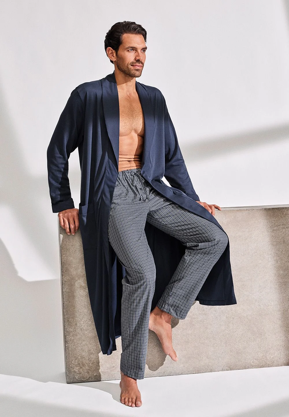 Morgenmantel NIGHT & DAY in Black Iris Morgenmantel NIGHT & DAY in Black Iris