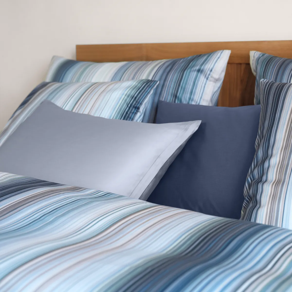 Loris – Feine Streifen in moderner Farbvielfalt