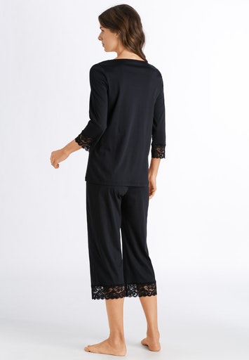 Crop Pyjama aus der Collcetion Moments in Schwarz