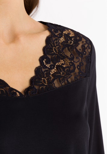 HANRO_Basic_070019_077932_5 Detailansicht Spitzen schwarz