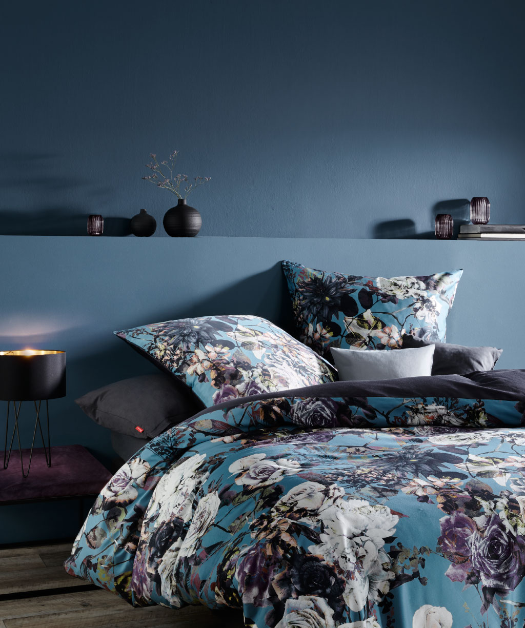Satin-Bettwaesche-bed-art-S-blau-mit-grossen-blumen-und-blueten-4257-2-von-fleuresse Wendebettwäsche 4257.2 in feinstem Baumwoll-Satin