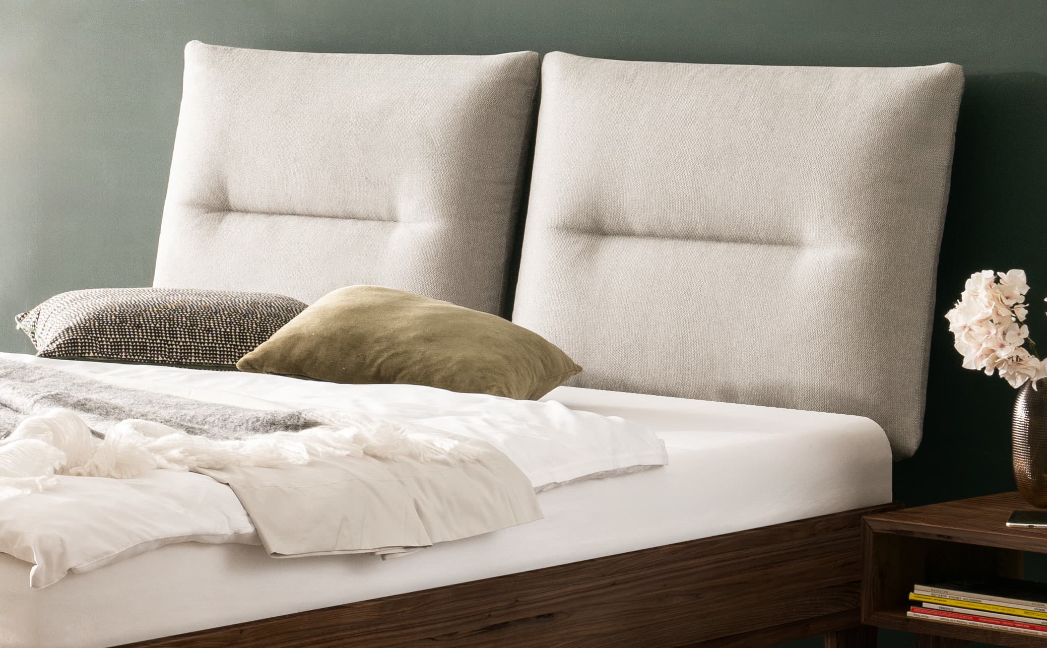 Bett Emilia 140x200cm Nussbaum