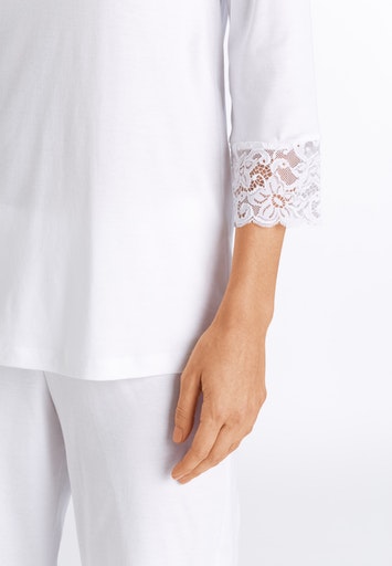 HANRO_Basic_070101_077928_5OgPw7GOpUrP3R Detailansicht Spitzen an 3/4 Shirt Moments