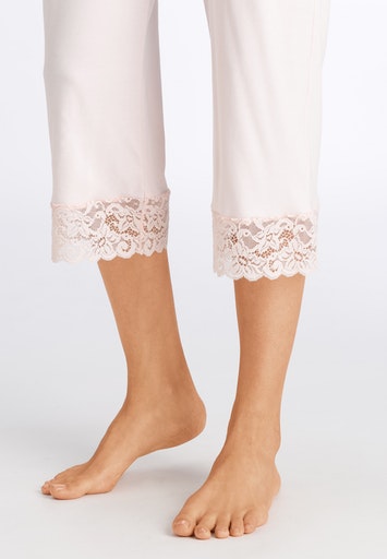 HANRO_Basic_071334_077928_6n7ahQ2pbD0E00 Spitzenansicht 3/4 Pyjamahose