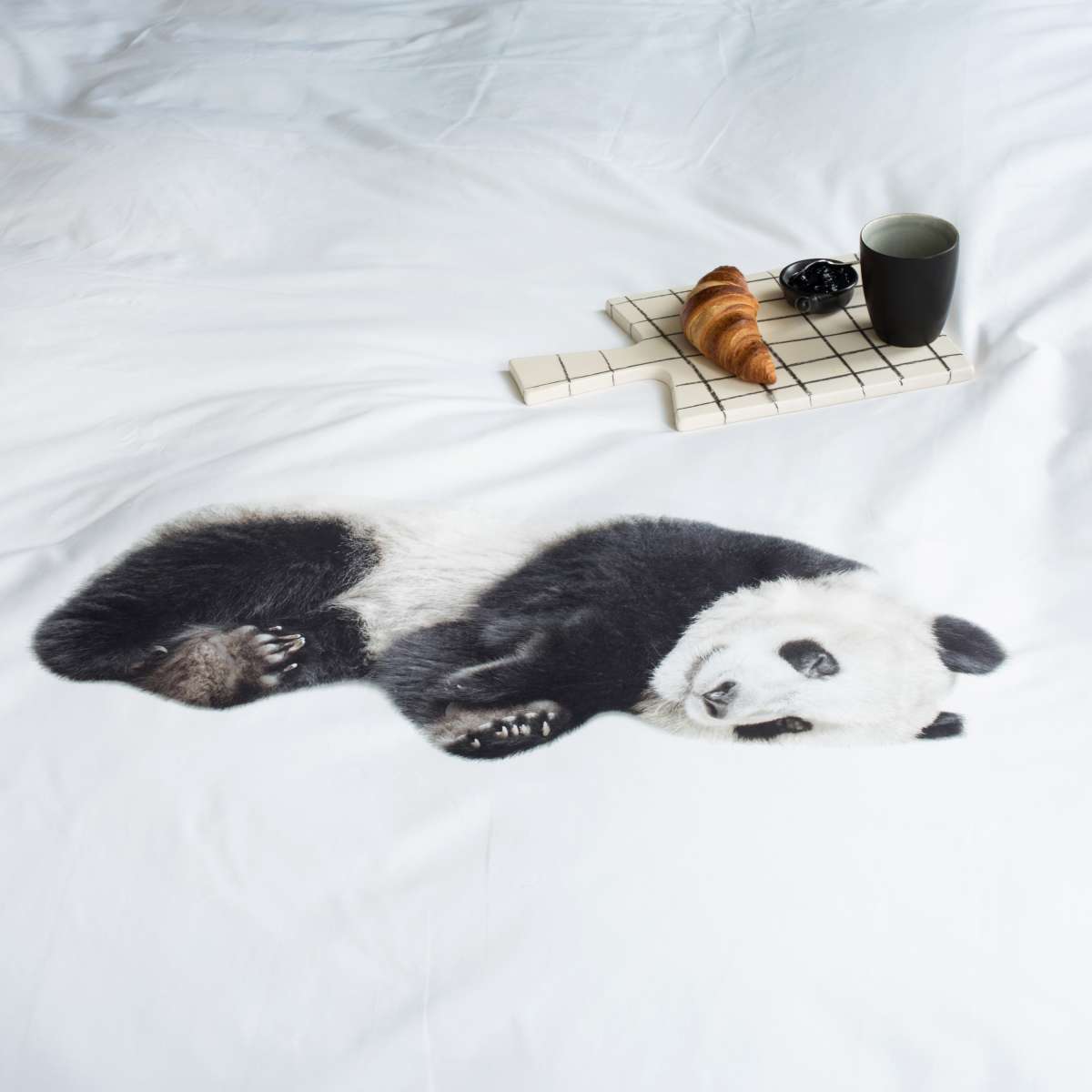 Motivdetail-schlafender-Panda-auf-Kinderbettwasche-Snurk Hochwertiger Fotodruck Panda im Schlaf