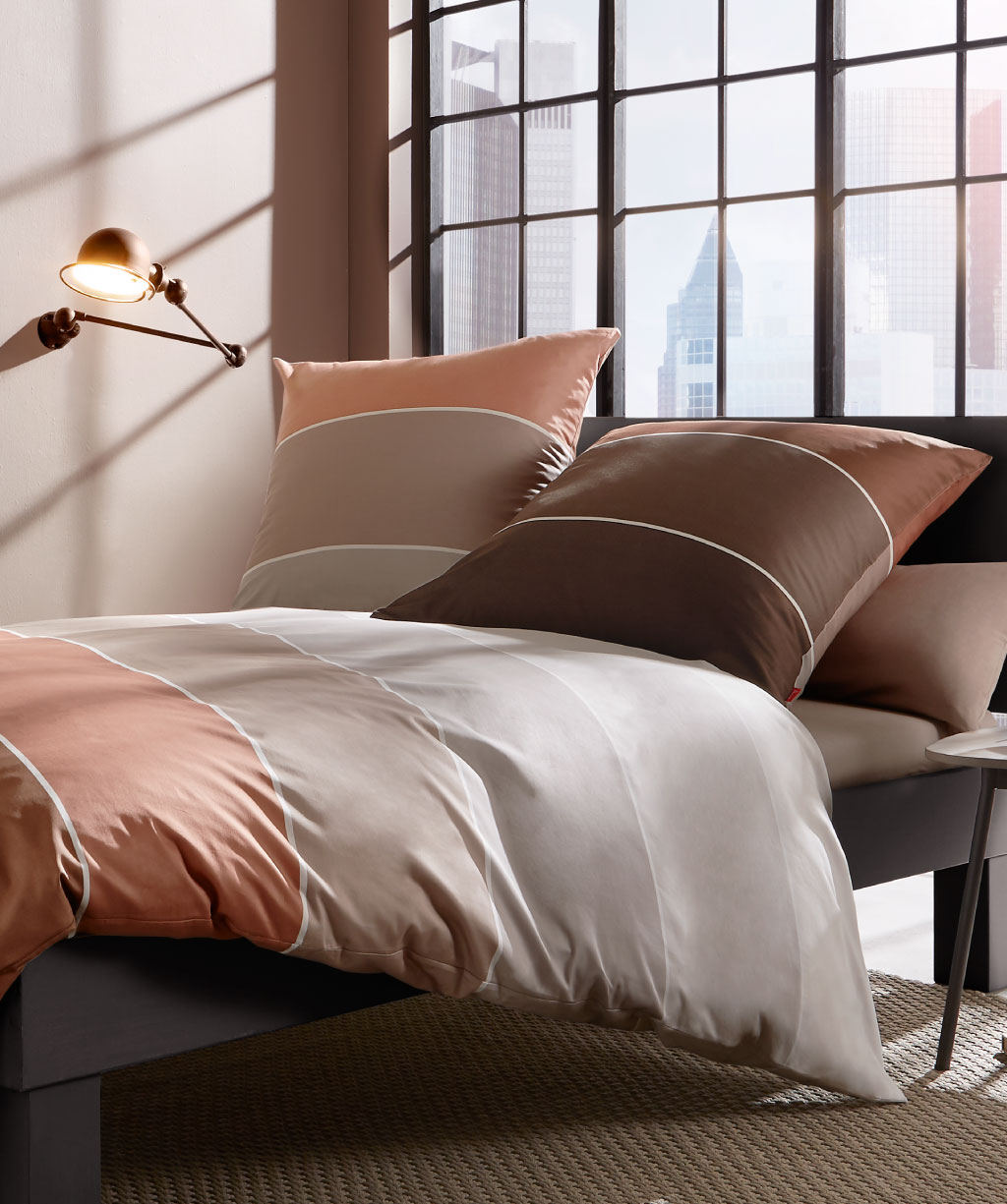 Bettwaesch-mit-breiten-Streifen-quer-von-grau-nach-braun-4299-7-von-fleuresse Satin-Bettwäsche mit breiten Streifen von fleuresse